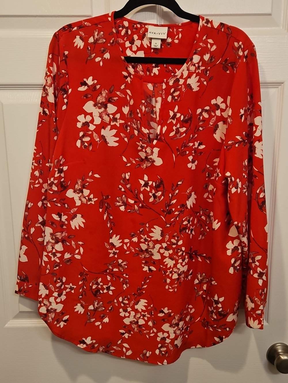Ava & Viv Red Floral Split-Neck Long Sleeve Blouse